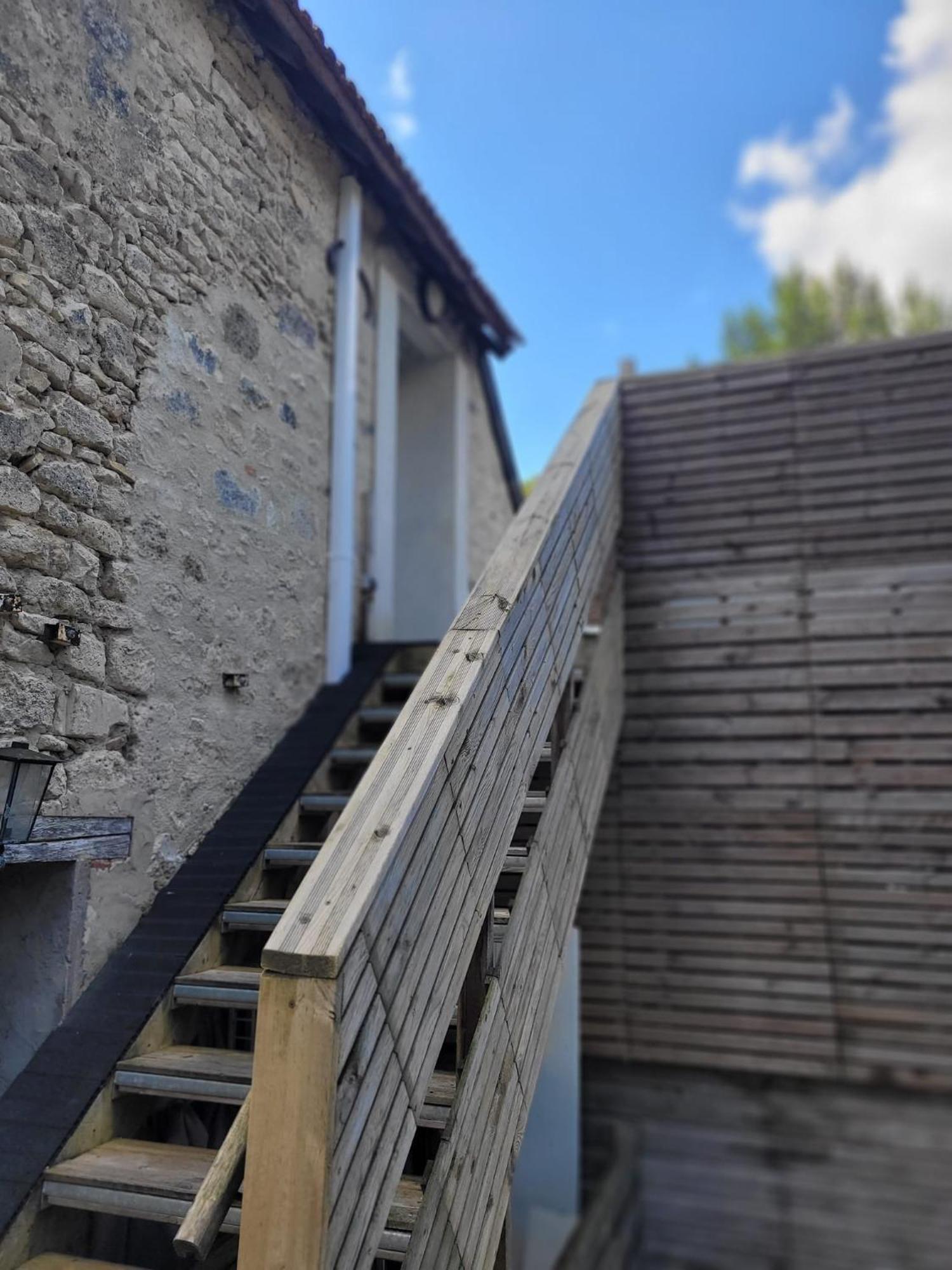 Gite Mise Au Vert Bruyeres-et-Montberault ภายนอก รูปภาพ